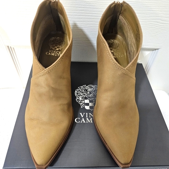 NWT Vince Camuto Grishell Leather Back Zip Tan Ankle Boots Size 8.5 - Picture 1 of 11